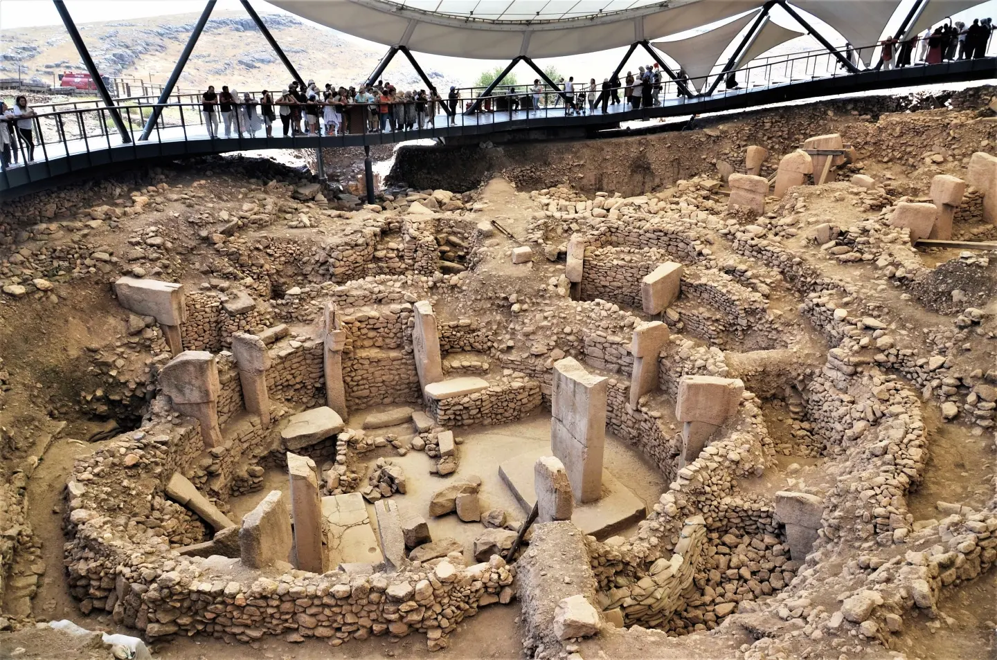 Pilares megalíticos esculpidos em Göbekli Tepe