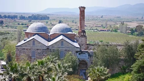 Mesquita Isa Bey (Isa Bey Camii)