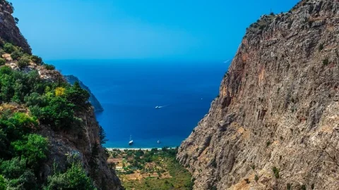 Vale das Borboletas (Kelebekler Vadisi)