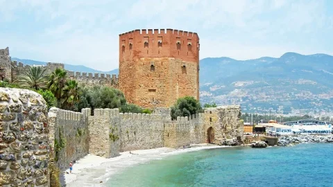Torre Vermelha (Kızıl Kule)