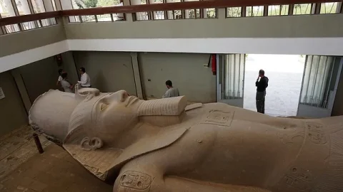 Estátua de Ramsés II em Gizé