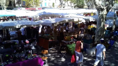 Mercado de Saint-Tropez (Marché Place des Lices)