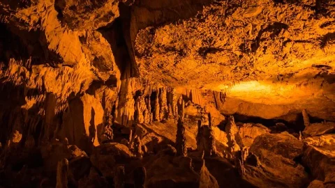 Caverna do Dragão (Spileo Drakou)