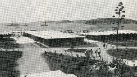 Praia de Vouliagmeni (Akti Vouliagmenis)