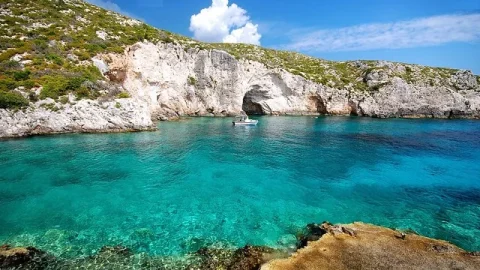 Praia de Porto Limnionas