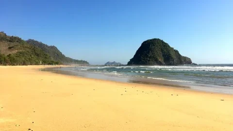 Praia de Pulau Merah
