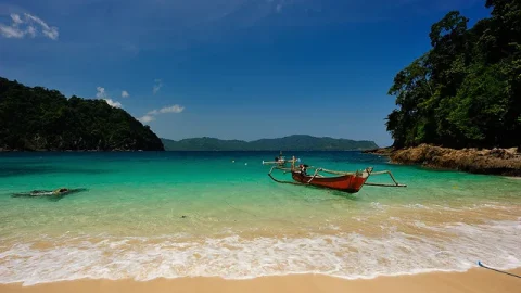 Praia de Rajegwesi