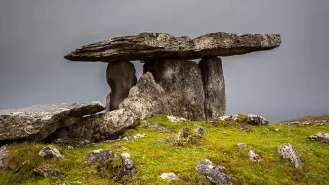 Dolmen de Poulnabrone