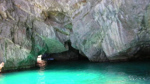 Grutas Green Grotto
