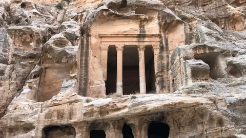 Pequena Petra (Siq al-Barid)