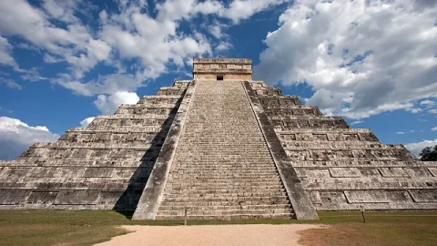 El Castillo (Pirâmide de Kukulkán)