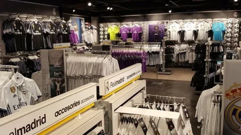 Loja Oficial do Real Madrid no Estádio Santiago Bernabéu