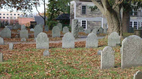 Old Burying Point (Cemitério da Charter Street)