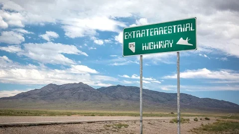 Estrada Extraterrestre