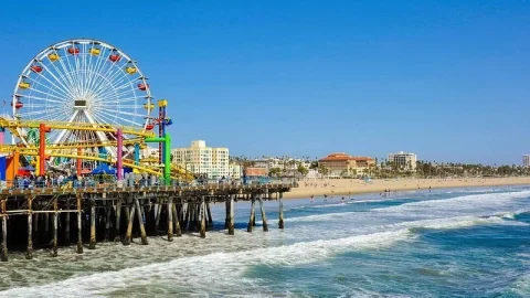 Praia e Pier de Santa Monica