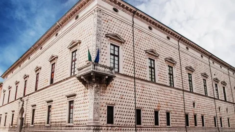 Palazzo dei Diamanti